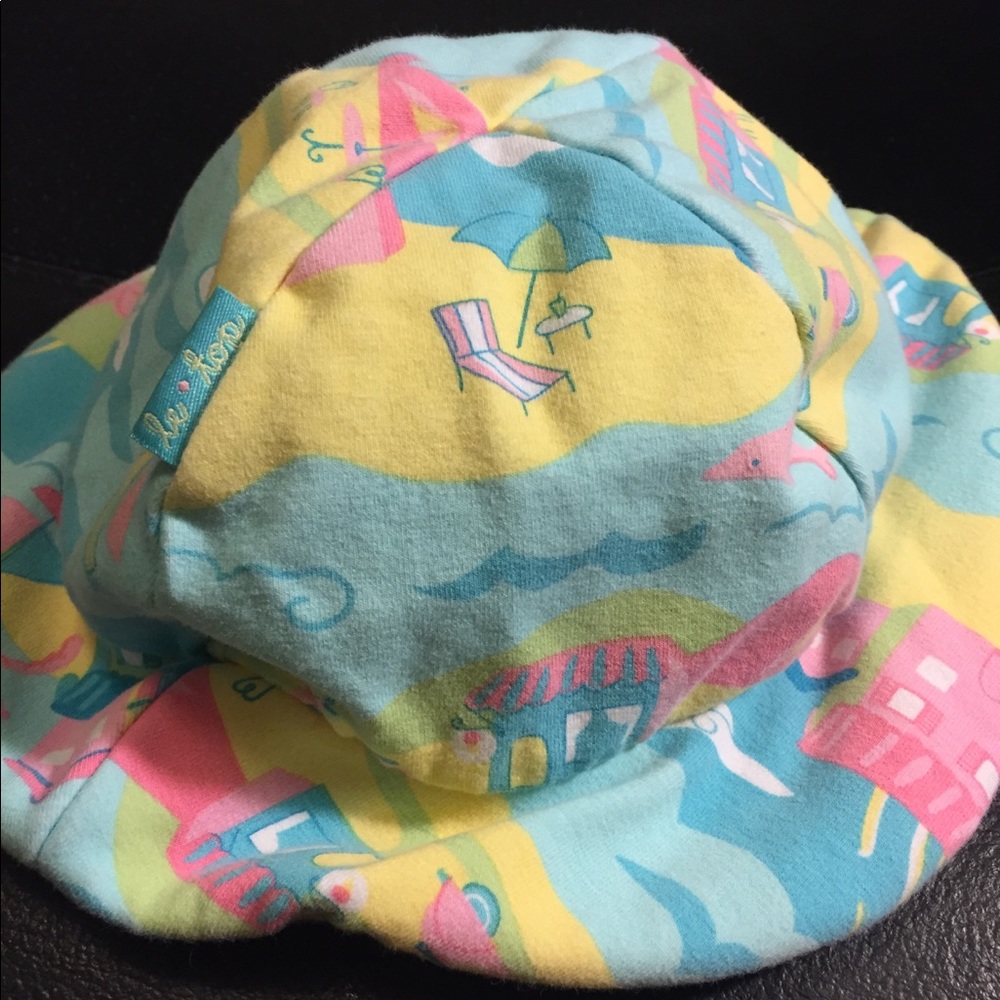Le top infant girl’s beach hat sz 12-24 months.